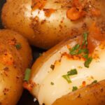 Quick & Tasty: Microwave Baked Potato with Delicious Toppings
