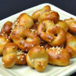 Golden Garlic Parmesan Pretzel Bites: A Savory Snack Guide