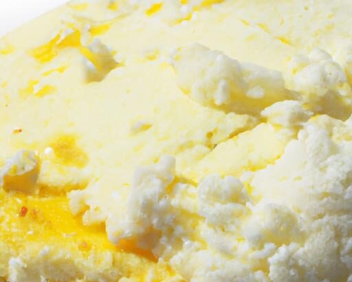 Fluffy Scrambled Eggs with Cottage Cheese: A Protein Boost