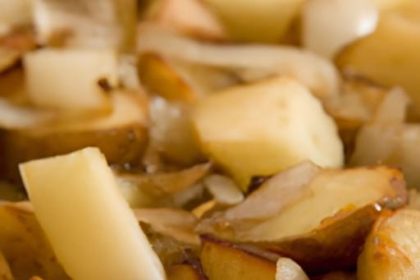 Flavor-Packed Foil Packet Potatoes & Onions Made Easy